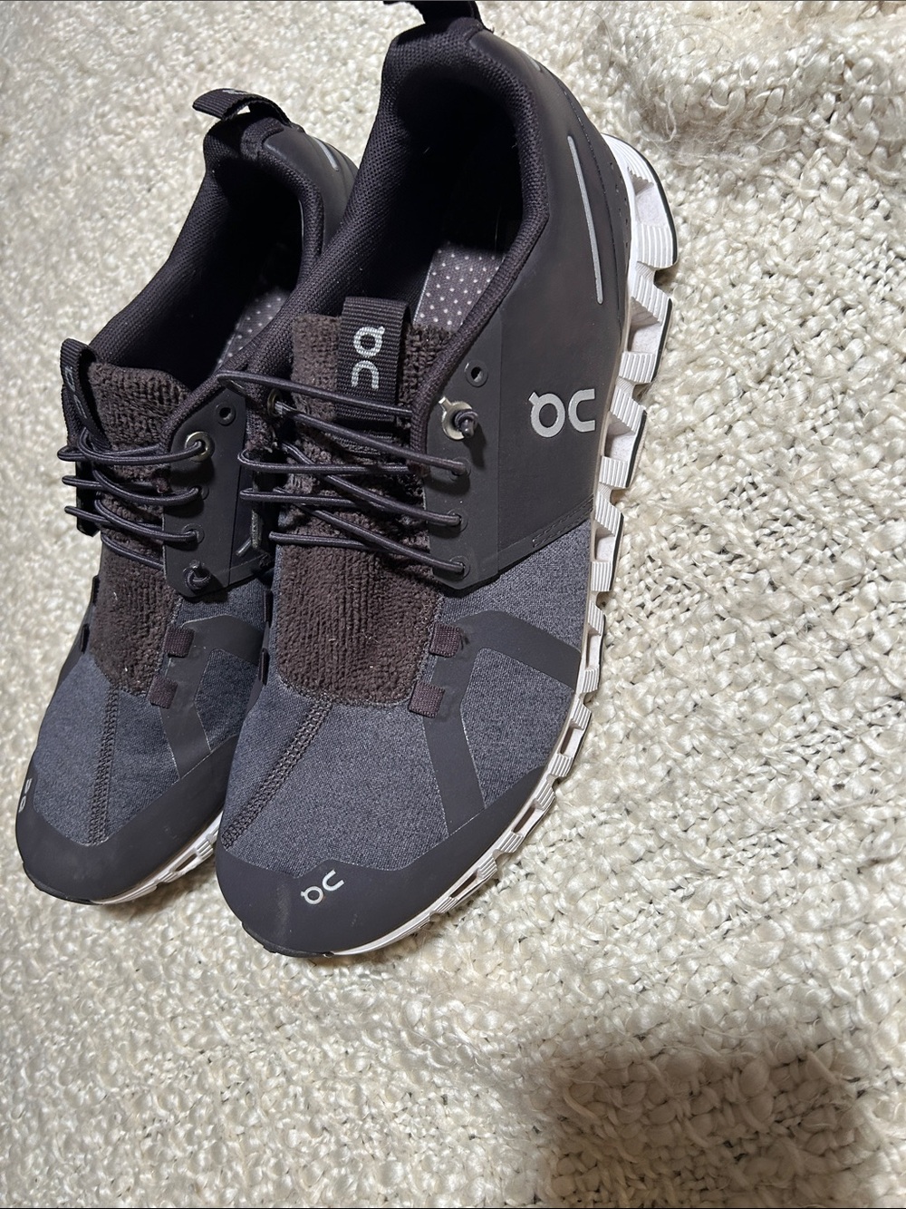 On Cloud Women's Black Athletic Running Shoes